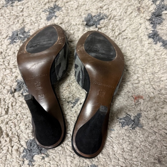 Vintage Donald J Pliner Gray Black Zebra Print Mule Leather Heels Size 8 1/2 - Picture 4 of 10